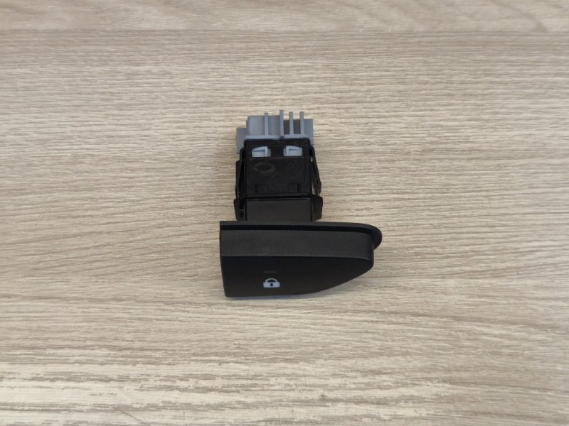 Кнопка центрального замка