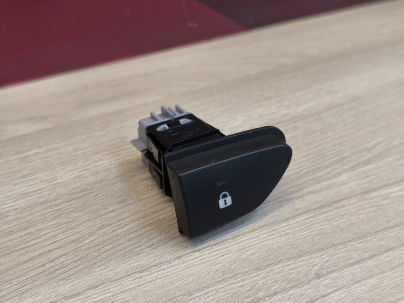 Кнопка центрального замка