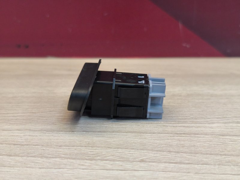 Кнопка центрального замка