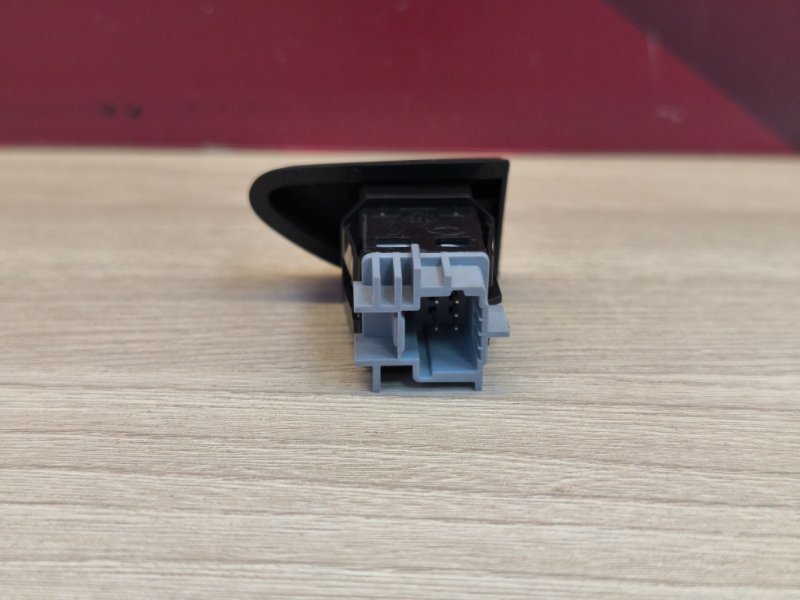 Кнопка центрального замка