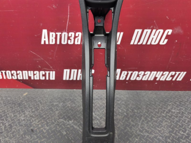 Консоль между сидений