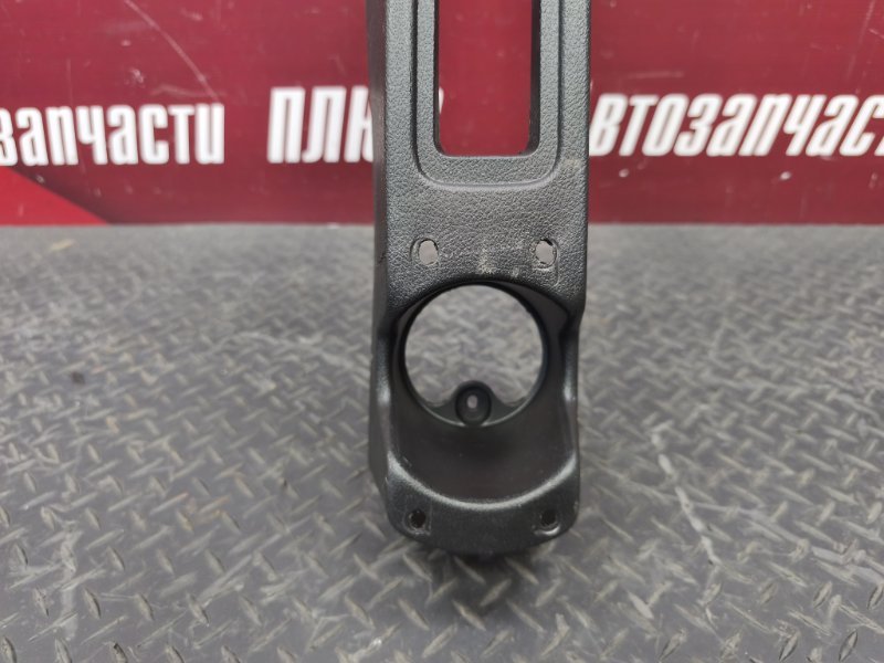 Консоль между сидений