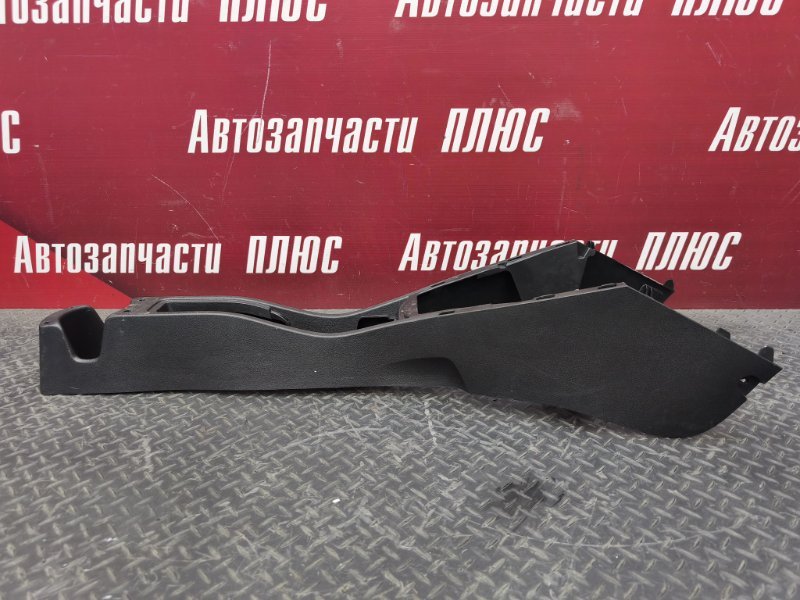 Консоль между сидений