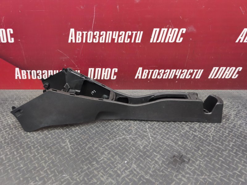 Консоль между сидений