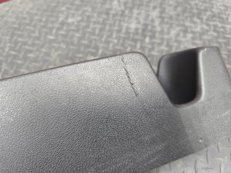 Консоль между сидений