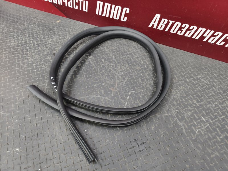 Уплотнитель проема     двери