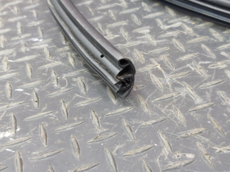 Уплотнитель проема      двери