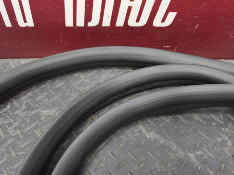 Уплотнитель проема      двери