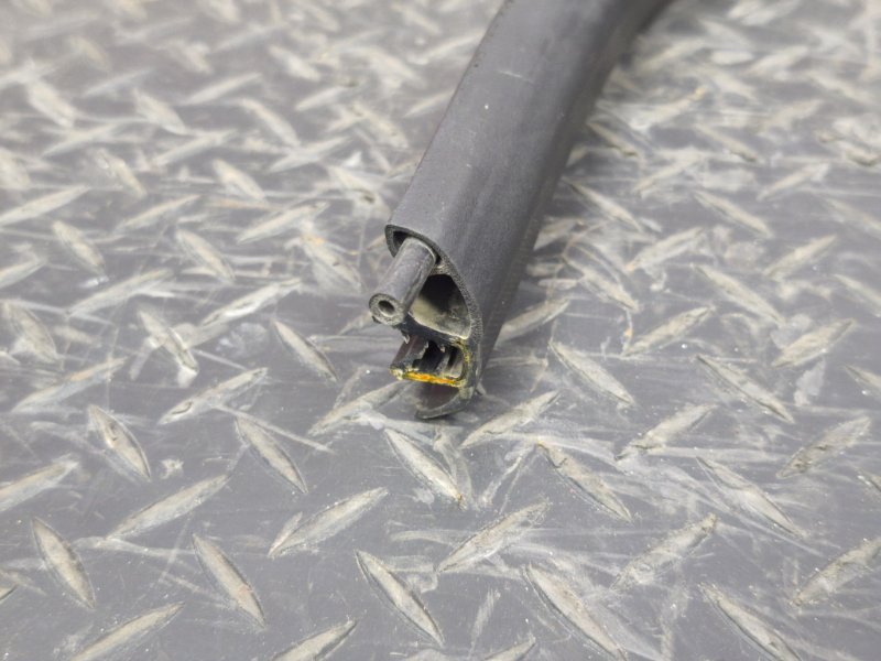 Уплотнитель проема      двери