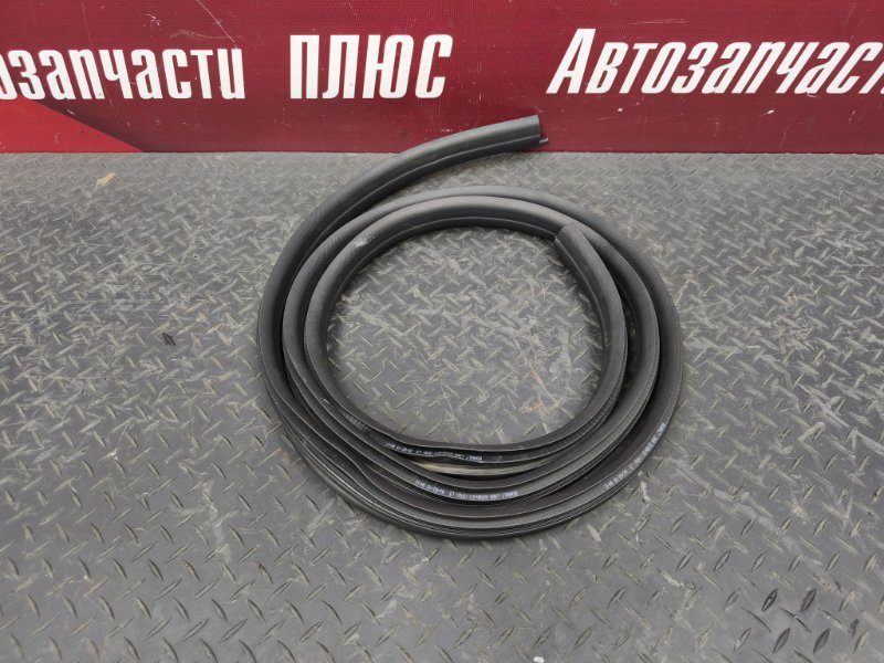 Уплотнитель проема      двери