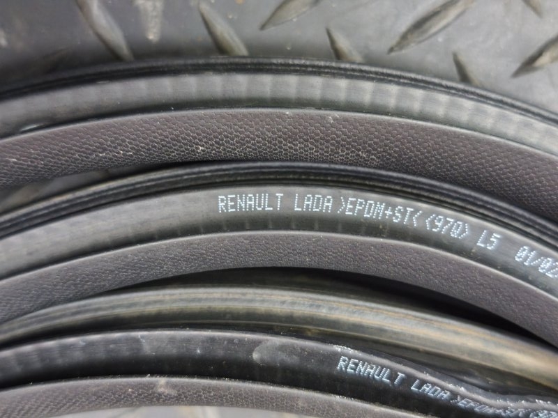 Уплотнитель проема      двери