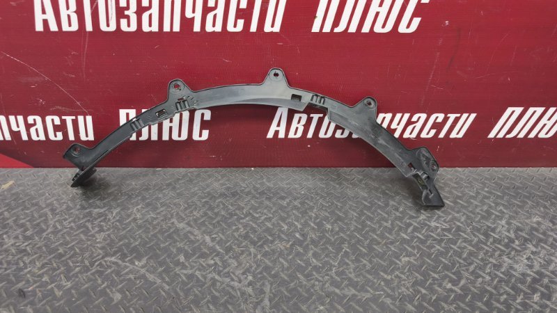 Кронштейн молдинга крыла