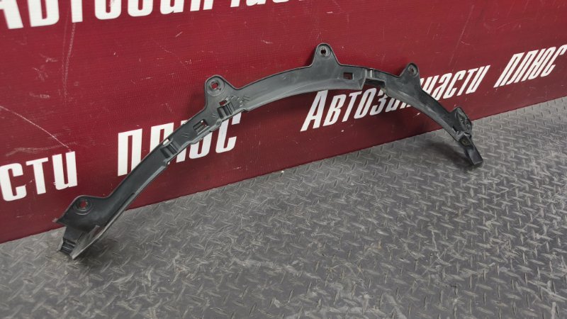 Кронштейн молдинга крыла