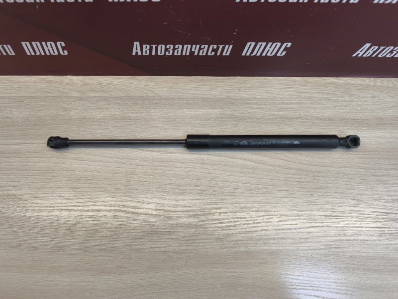 Амортизатор багажника