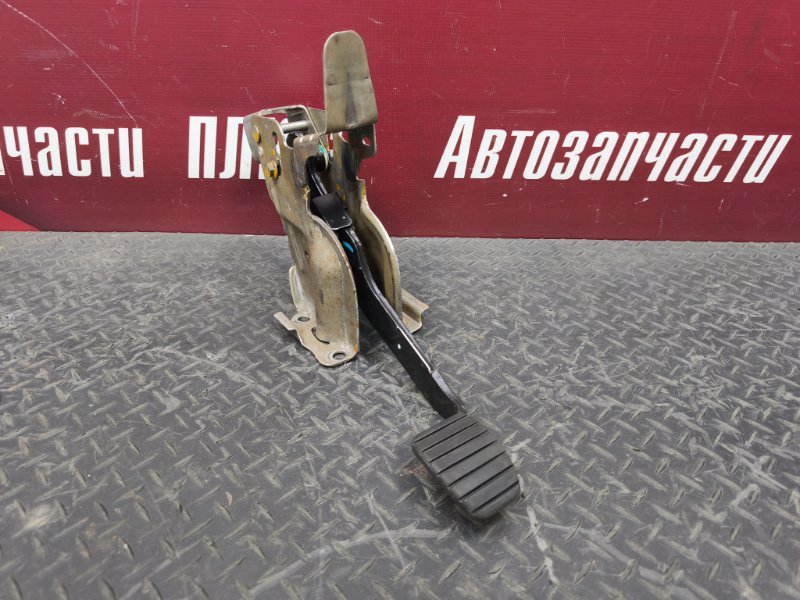 Педаль тормоза