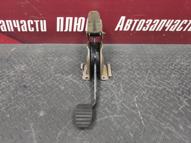 Педаль тормоза