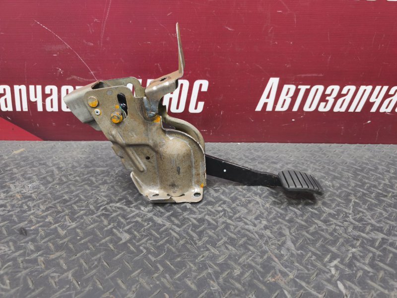 Педаль тормоза