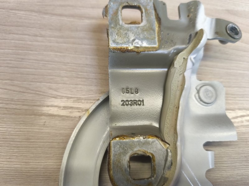 Петля капота