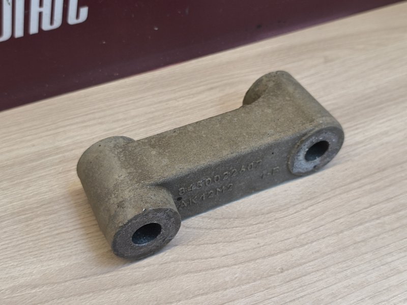 Кронштейн опоры двигателя