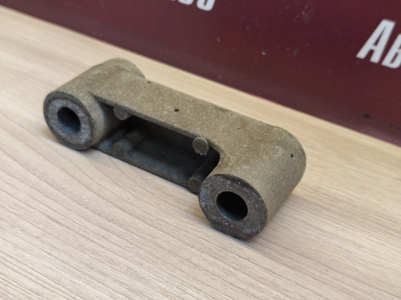 Кронштейн опоры двигателя