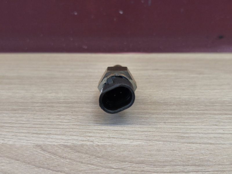 Датчик температуры охлаждающей жидкости