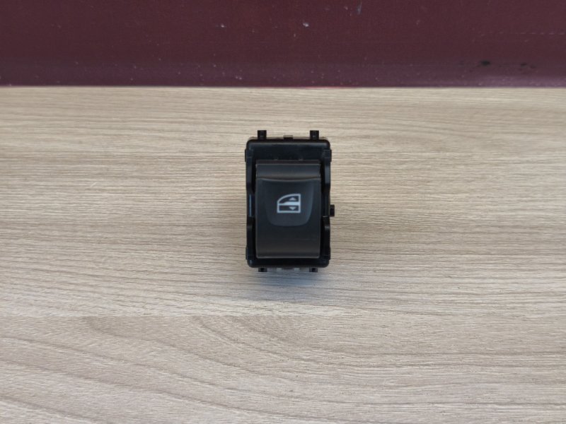 Кнопка стеклоподъемника