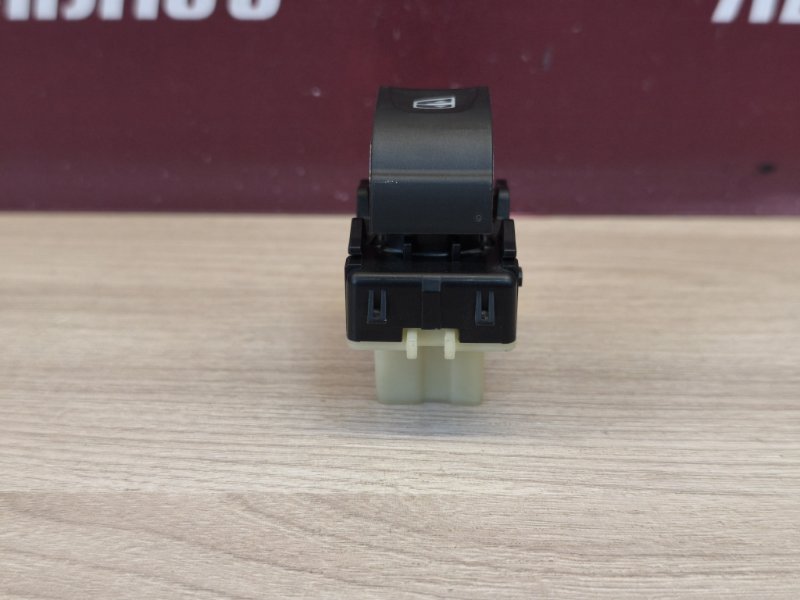 Кнопка стеклоподъемника