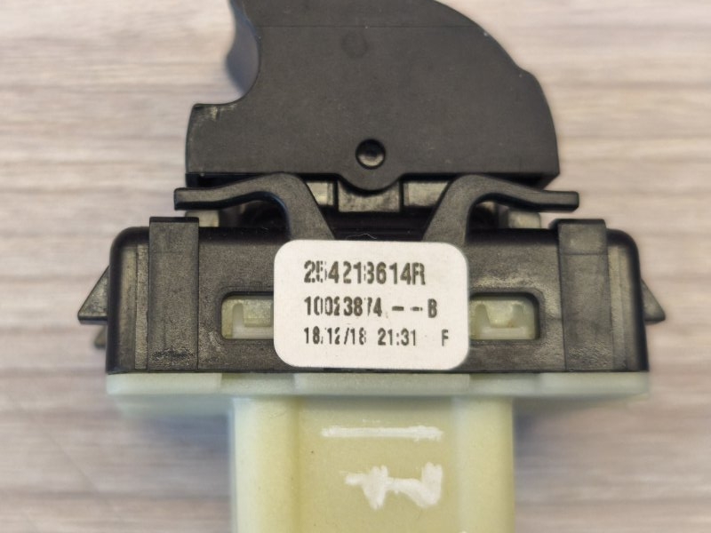 Кнопка стеклоподъемника