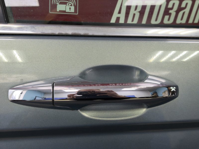 Дверь боковая