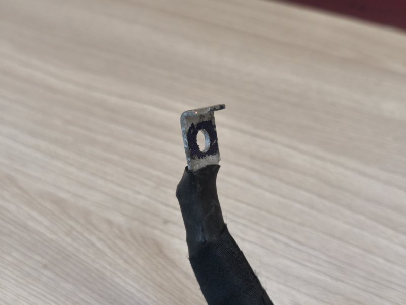 Клемма аккумулятора (минусовая)