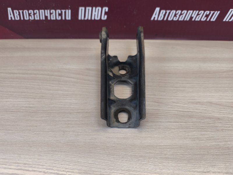 Кронштейн опоры двигателя