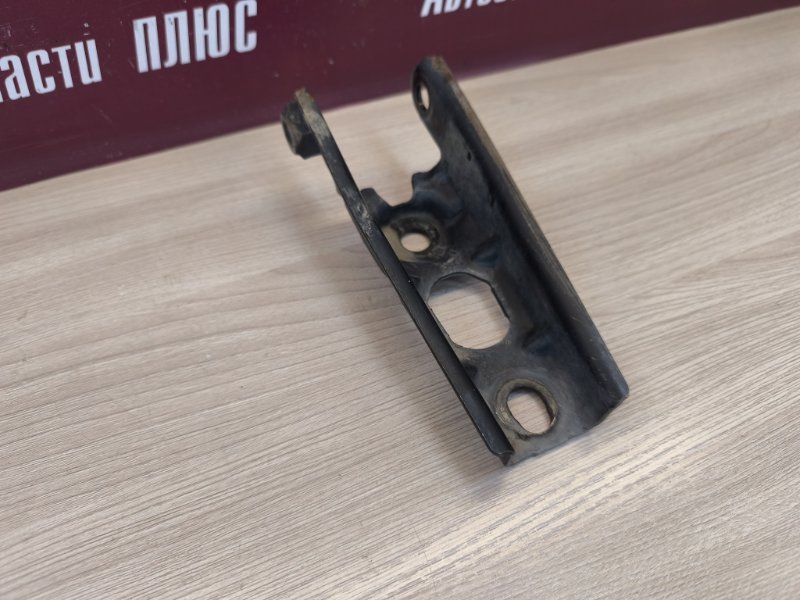 Кронштейн опоры двигателя