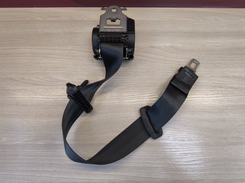 Ремень безопасности