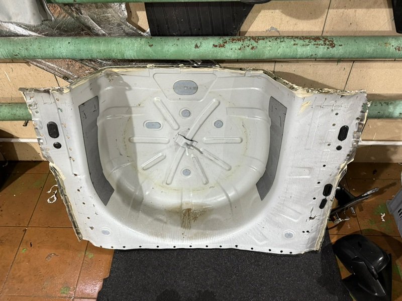 Ниша запасного колеса