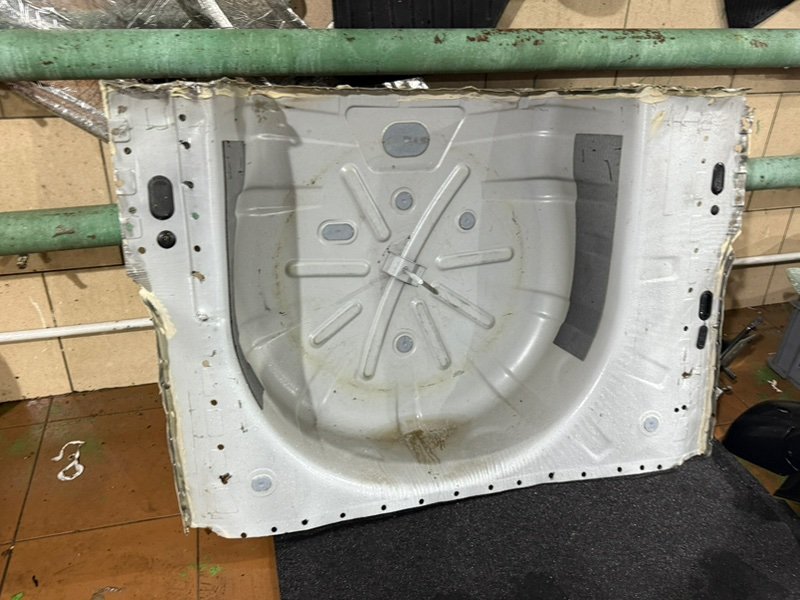 Ниша запасного колеса