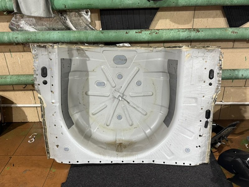 Ниша запасного колеса