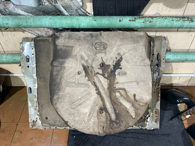 Ниша запасного колеса