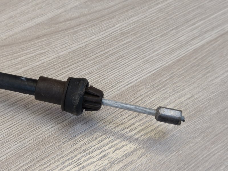 Трос стояночного тормоза