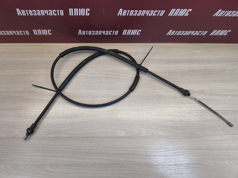 Трос стояночного тормоза