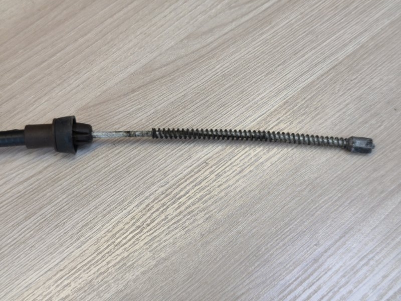 Трос стояночного тормоза