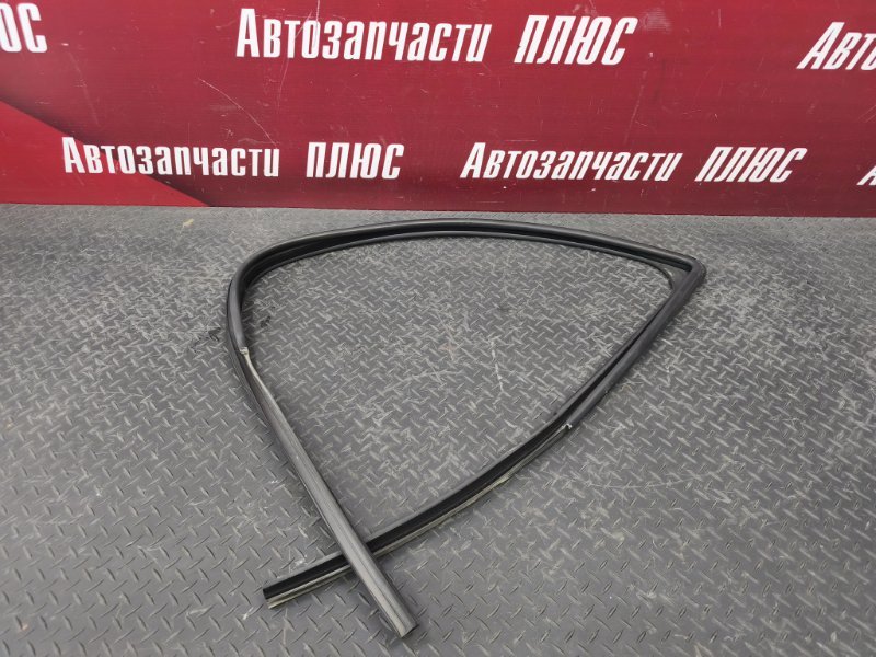 Уплотнитель стекла      двери