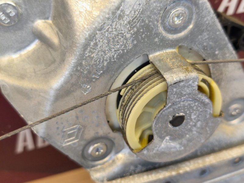 Стеклоподъемник    двери