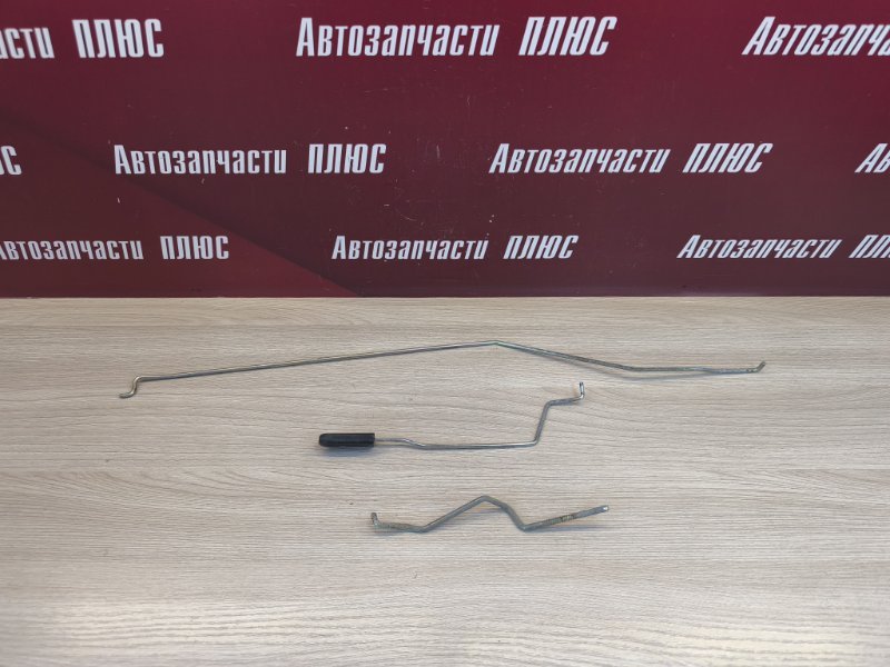 Тяга замка двери