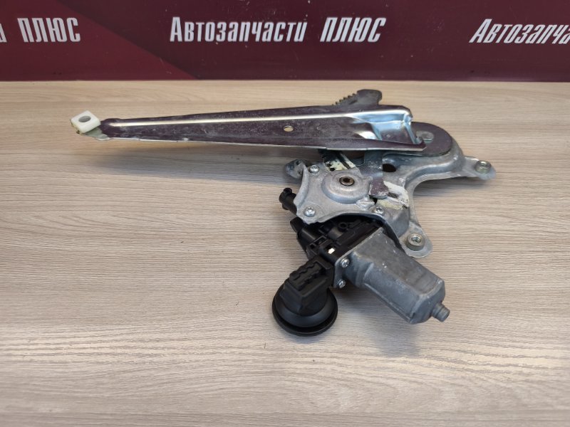 Стеклоподъемник    двери