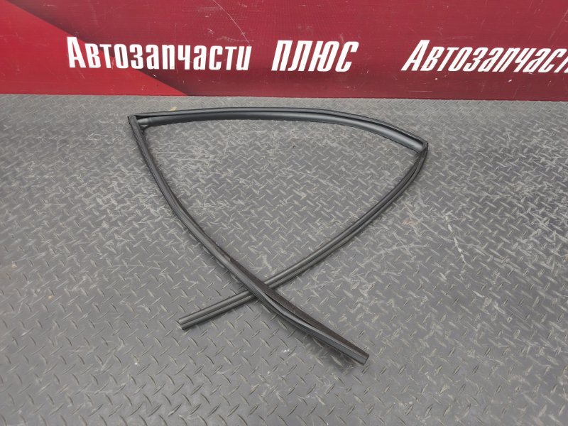 Уплотнитель стекла двери