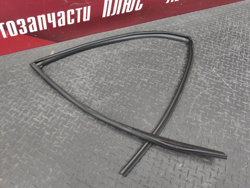 Уплотнитель стекла двери