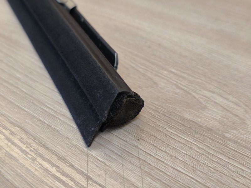 Уплотнитель стекла двери внутренний