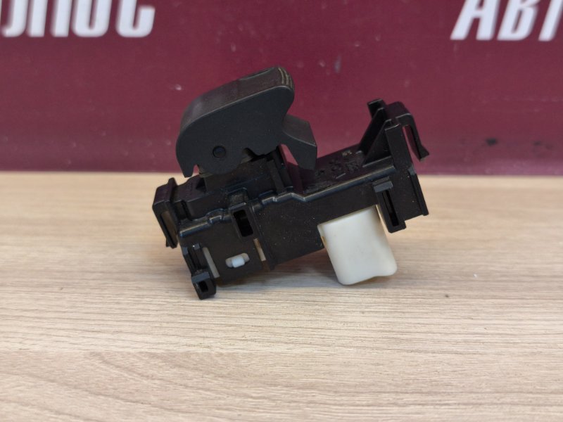 Кнопка стеклоподъемника   двери