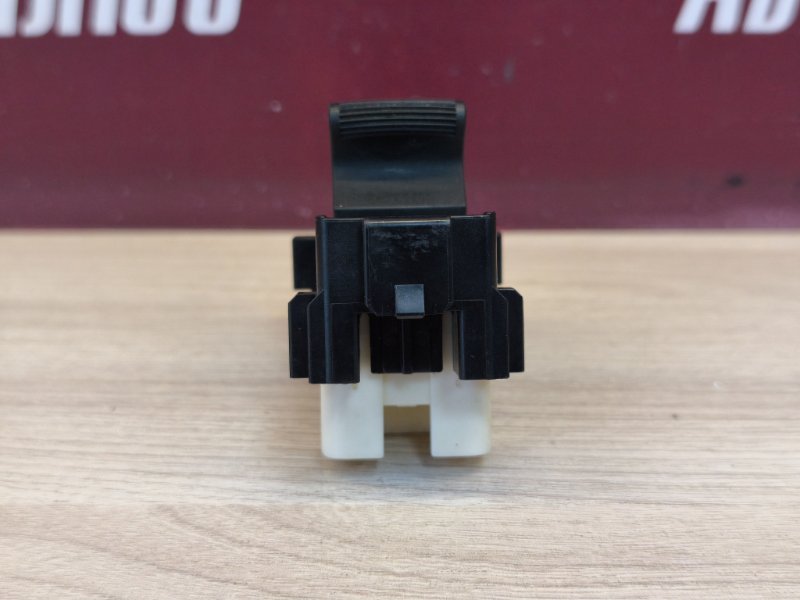 Кнопка стеклоподъемника   двери