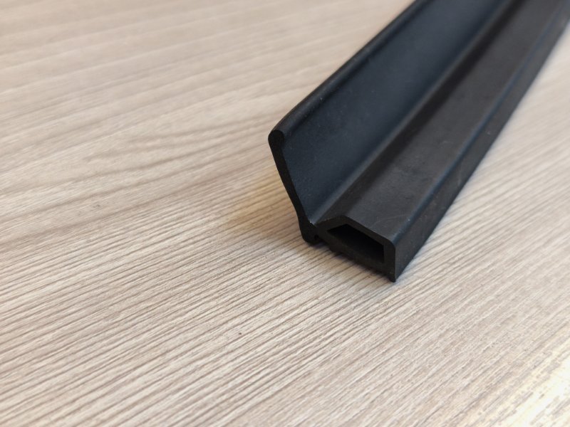 Уплотнитель двери